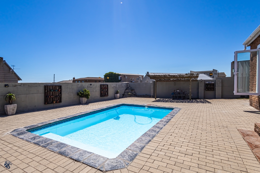 3 Bedroom Property for Sale in Myburgh Park Western Cape